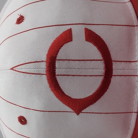 MLB| NWT Vintage MLB Red Cincinnati Reds Sports Cap Snap Back Grey Brim - Picture 3 of 14